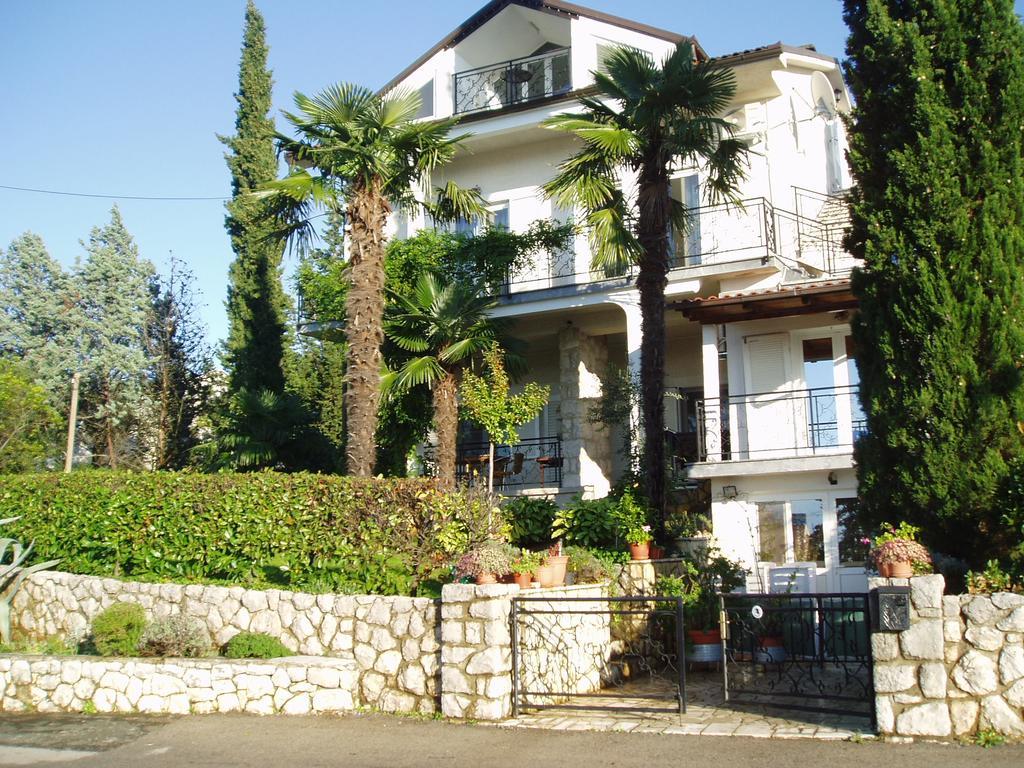 Apartments Villa Elizabet Малинска Екстериор снимка