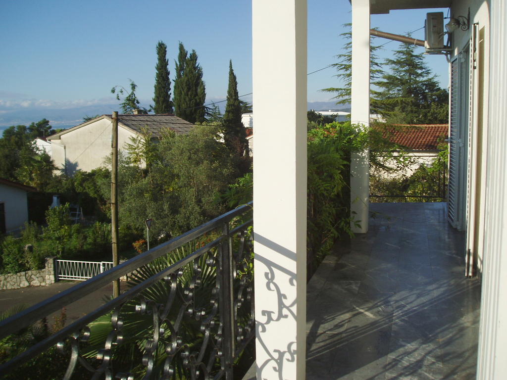 Apartments Villa Elizabet Малинска Стая снимка