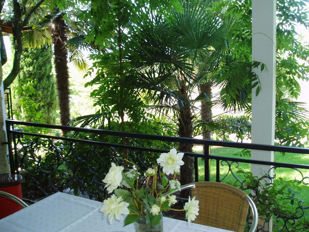 Apartments Villa Elizabet Малинска Стая снимка
