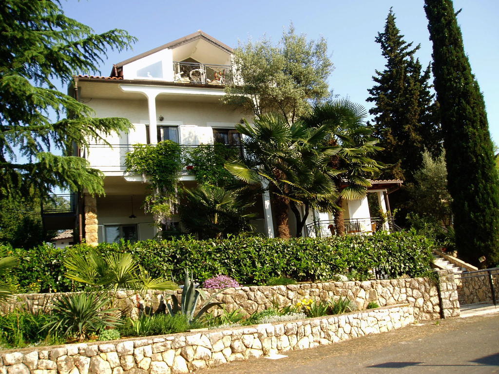 Apartments Villa Elizabet Малинска Екстериор снимка