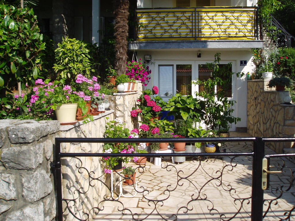 Apartments Villa Elizabet Малинска Стая снимка