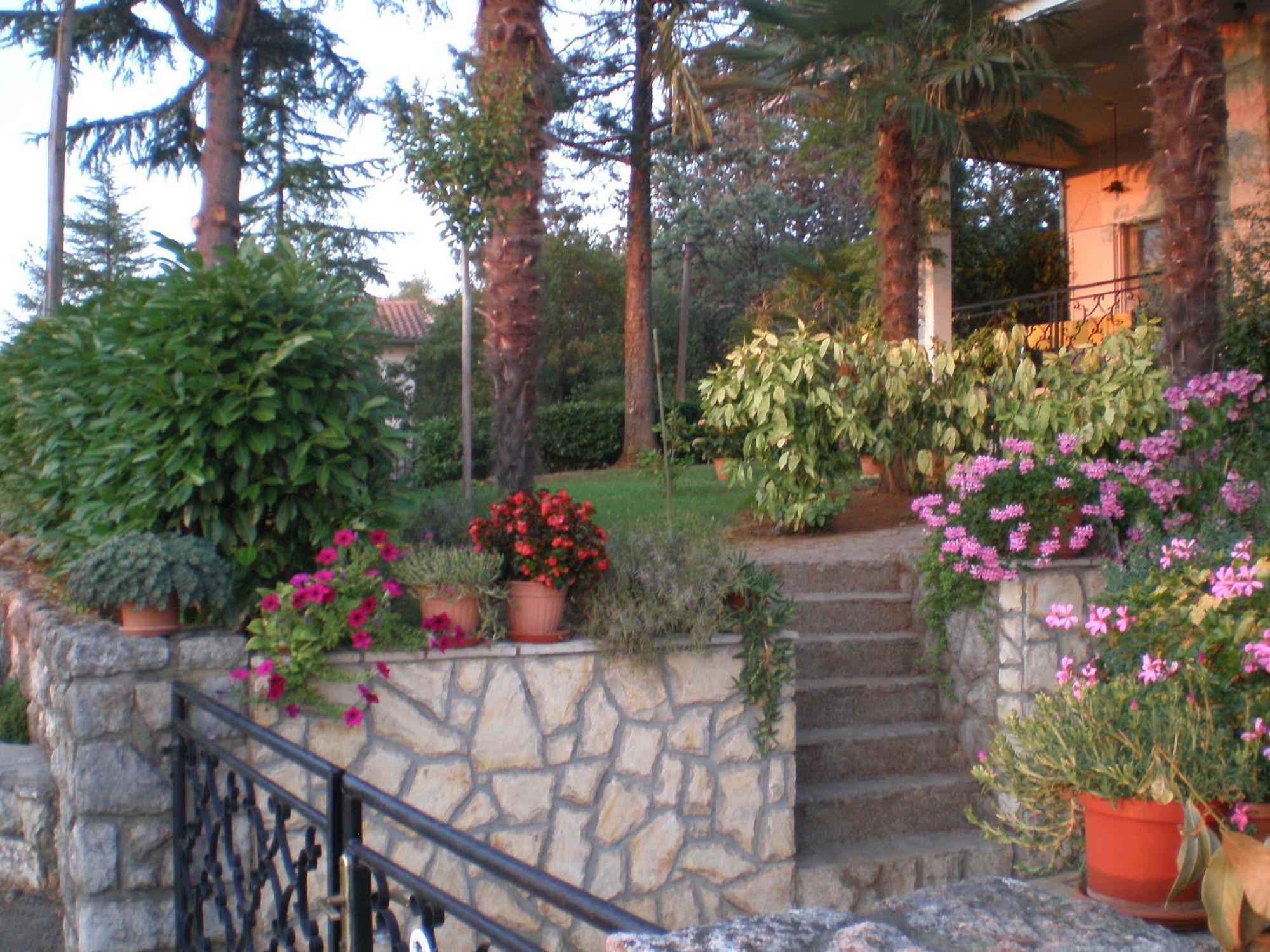 Apartments Villa Elizabet Малинска Екстериор снимка