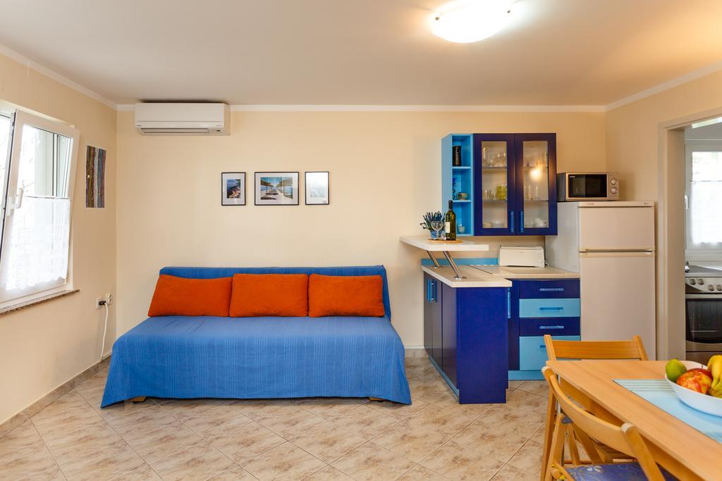 Apartments Villa Elizabet Малинска Екстериор снимка