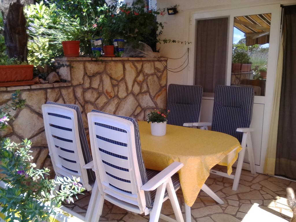 Apartments Villa Elizabet Малинска Екстериор снимка