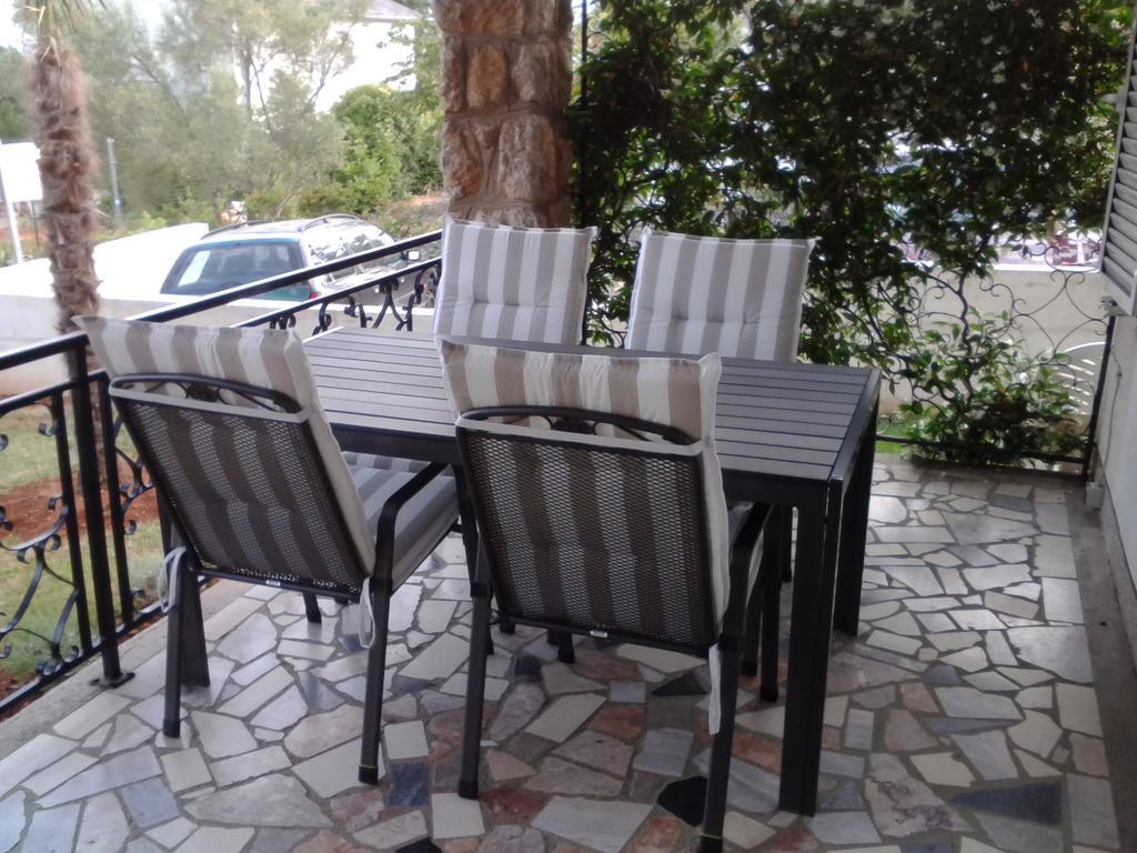 Apartments Villa Elizabet Малинска Екстериор снимка