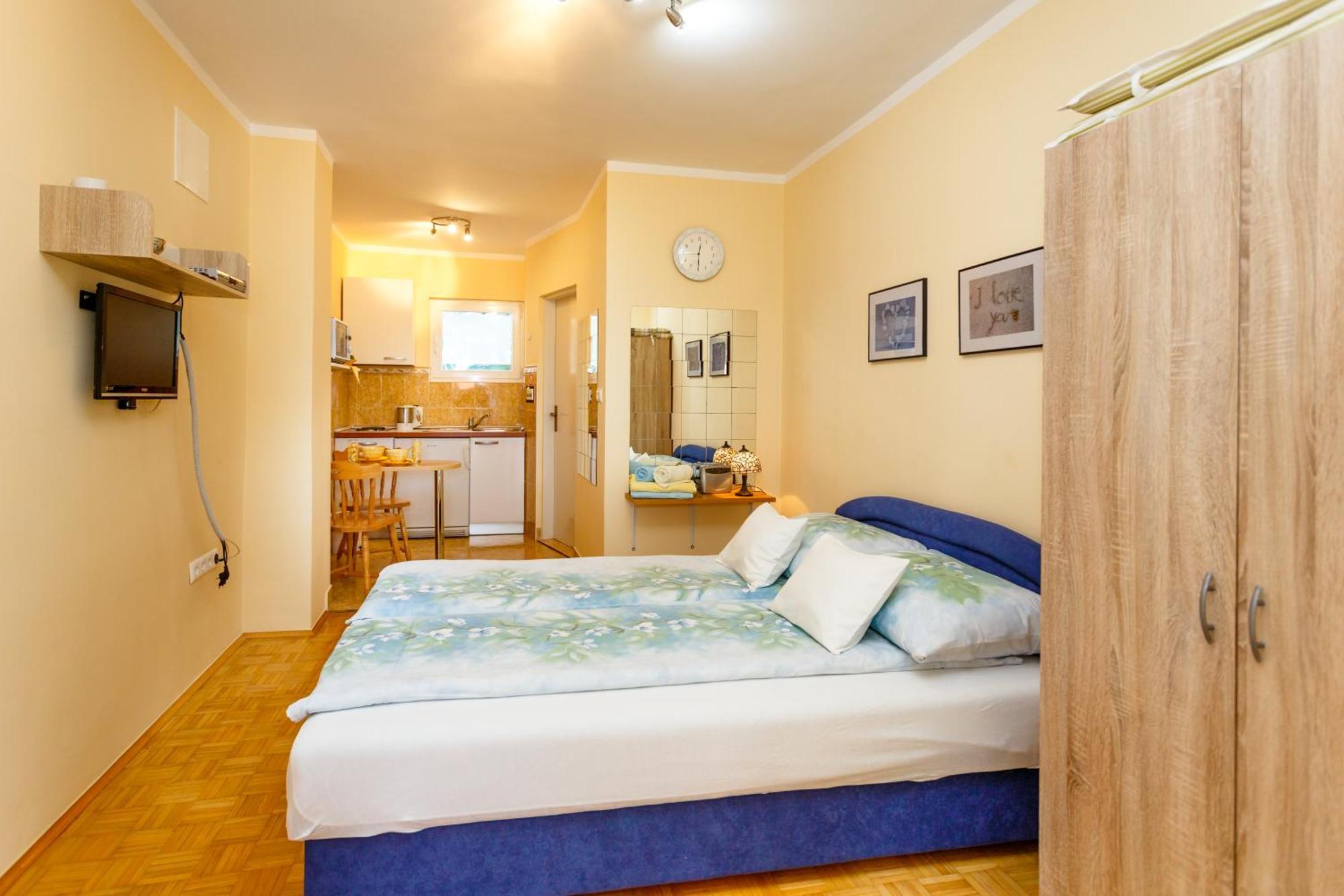 Apartments Villa Elizabet Малинска Екстериор снимка
