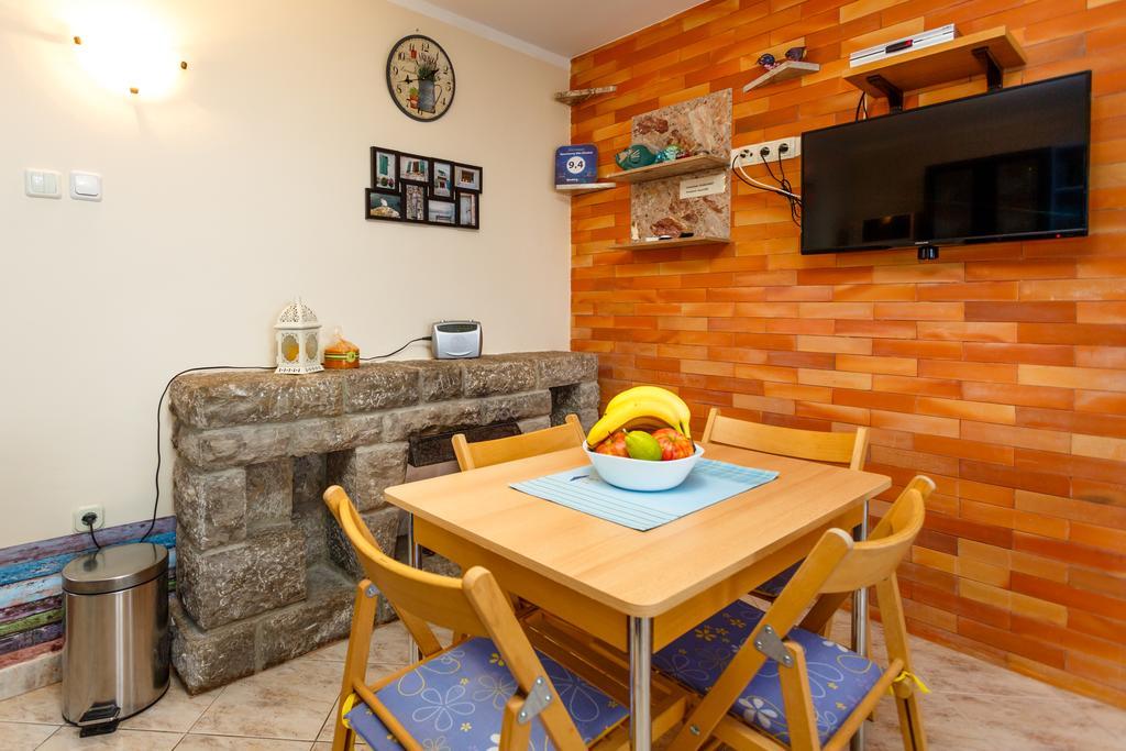 Apartments Villa Elizabet Малинска Екстериор снимка