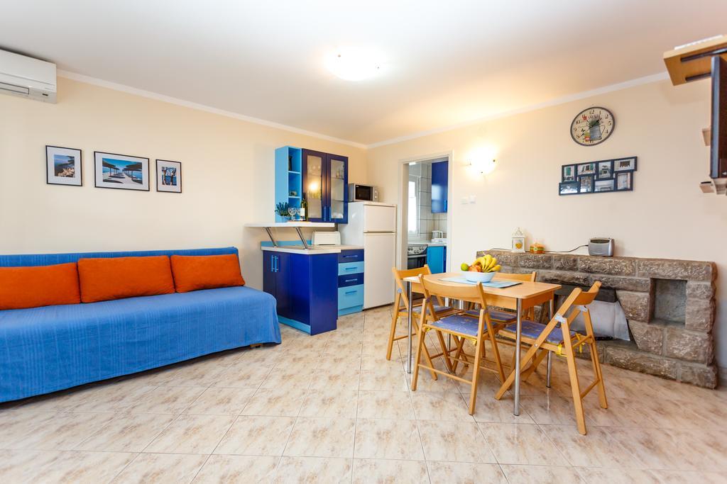 Apartments Villa Elizabet Малинска Екстериор снимка