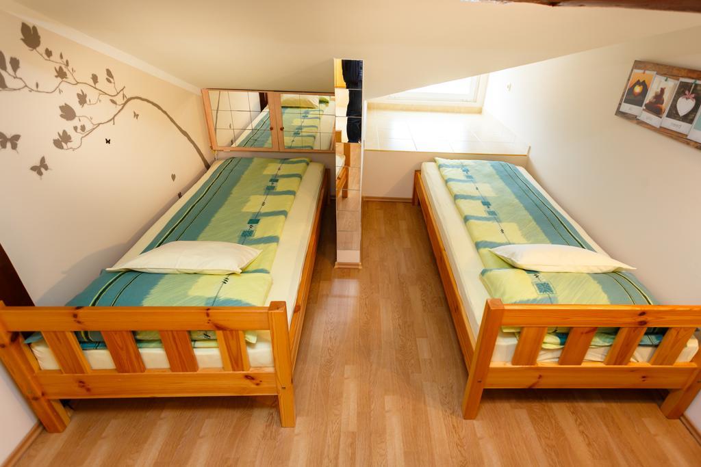 Apartments Villa Elizabet Малинска Екстериор снимка