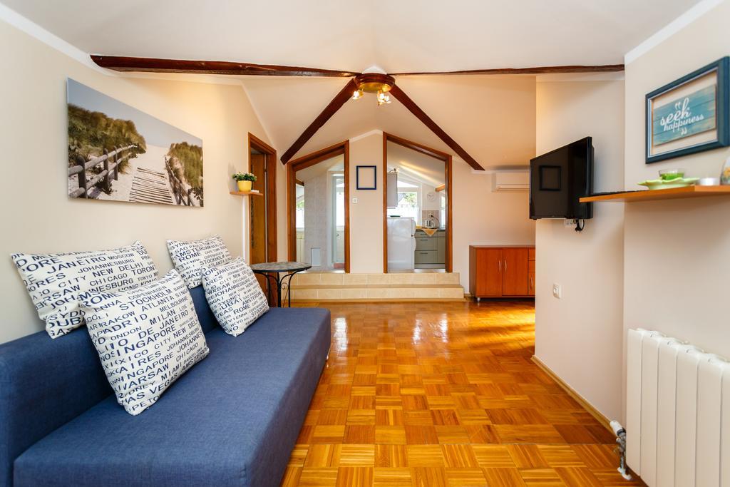 Apartments Villa Elizabet Малинска Екстериор снимка