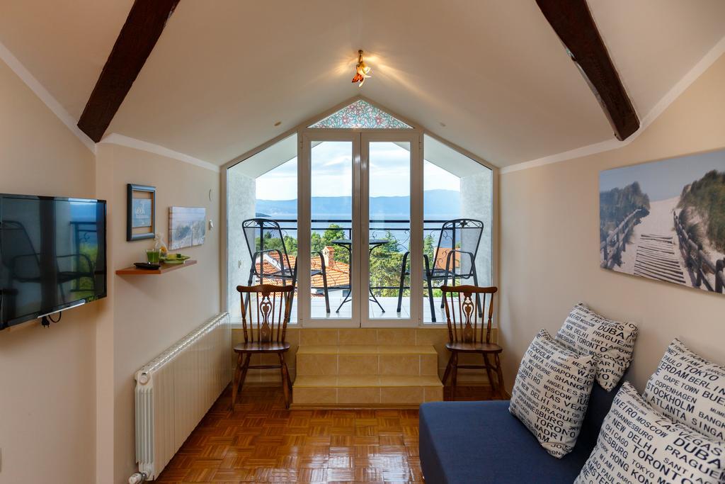 Apartments Villa Elizabet Малинска Екстериор снимка