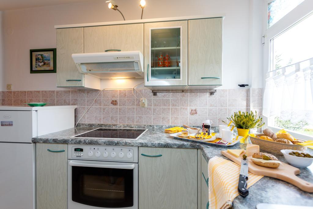 Apartments Villa Elizabet Малинска Екстериор снимка